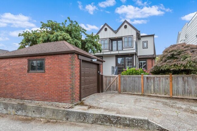 Building Photo - Stunning Air Conditioned 1931 Tudor in Coveted Admiral w/ Views