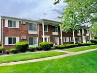 Building Photo - 1705 Charlton Rd