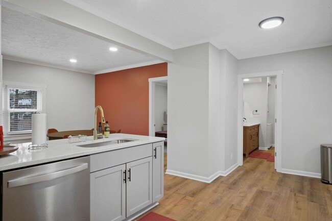 Building Photo - 3BR Aksarben- walking distance UNO, Availa...