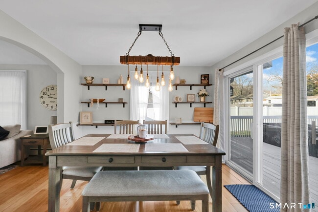 Building Photo - 829 Wells Rd