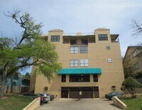 Building Photo - 2409 Leon St