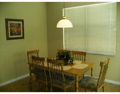 Building Photo - 622 Alfani St