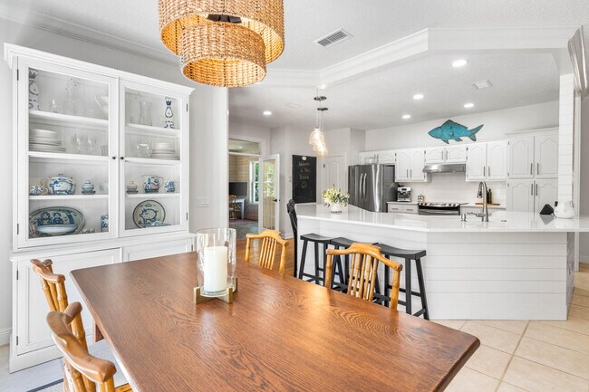 Building Photo - 220 Seabreeze Cir