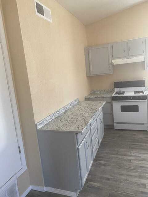 Building Photo - 14633 Valentin Dr