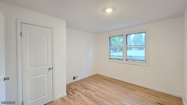 Building Photo - 76 Baldwin Pl