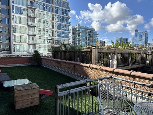 Building Photo - 1631 S Michigan Ave