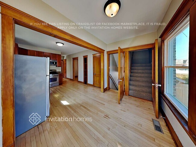 Building Photo - 2423 Wesley Ave