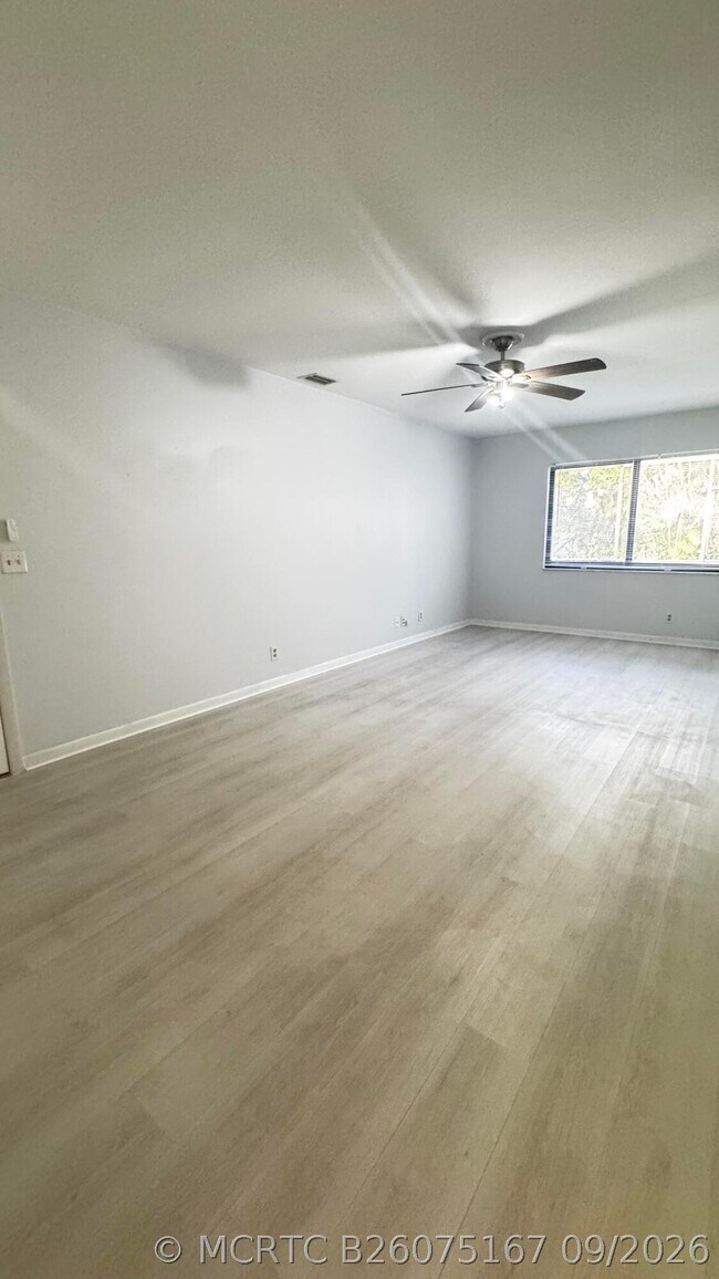 Building Photo - 20970 Concord Green Dr W