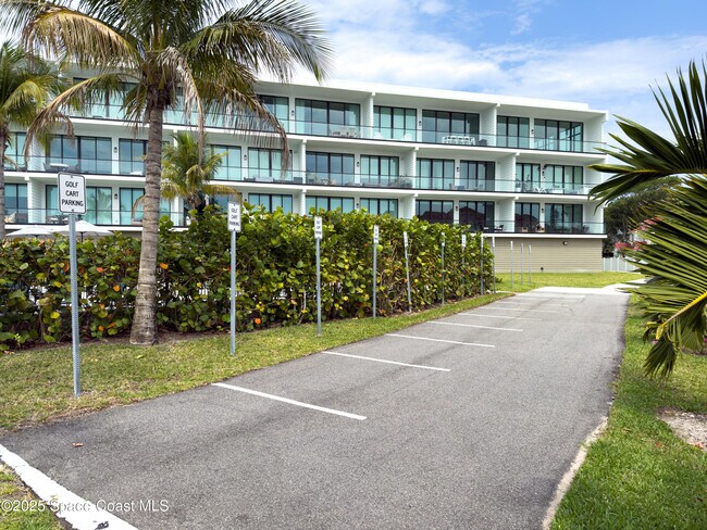 Building Photo - 225 Strand Dr