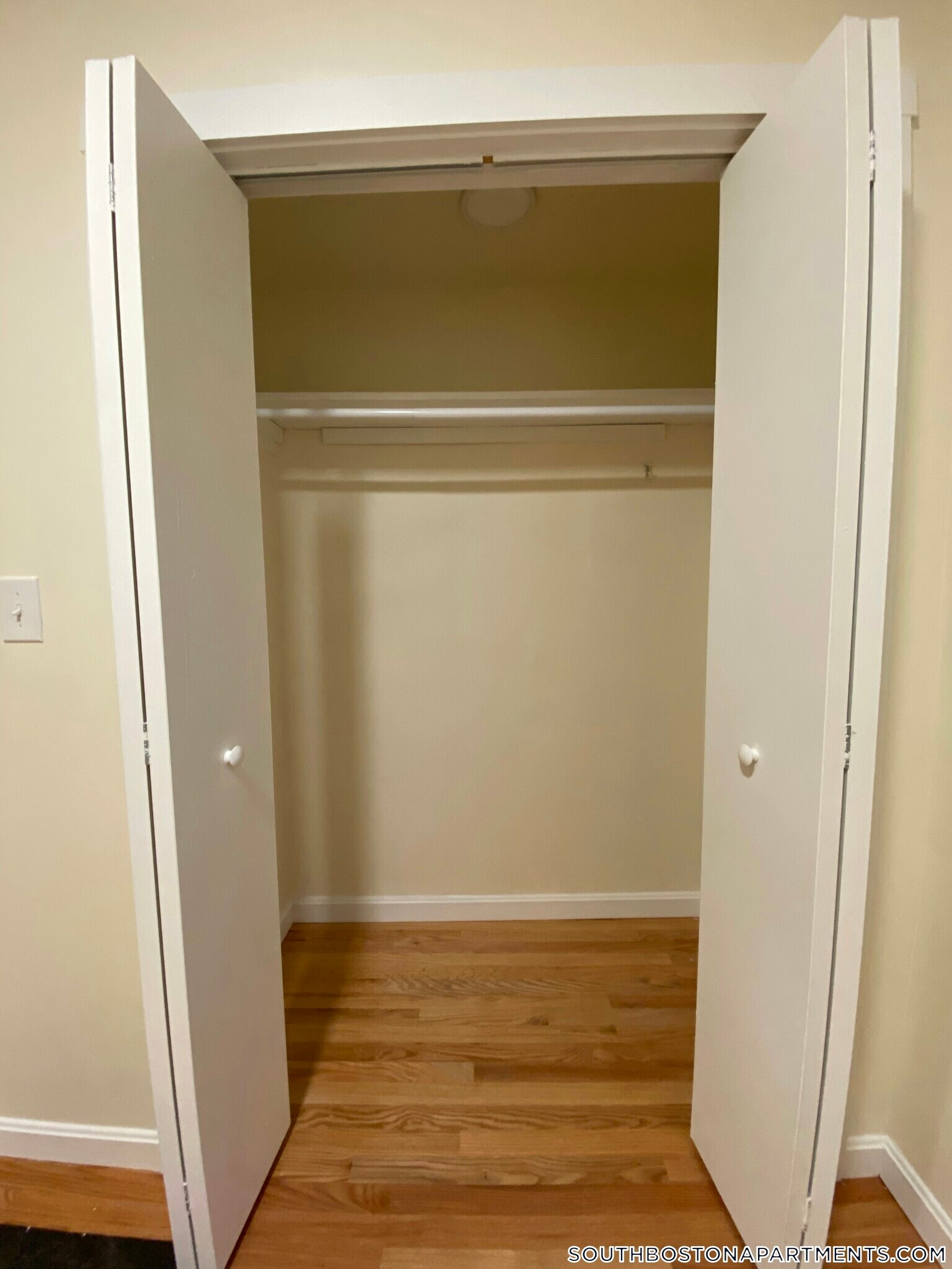 Building Photo - 525 E 3rd St