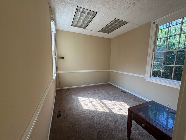 Building Photo - 227 Orange St