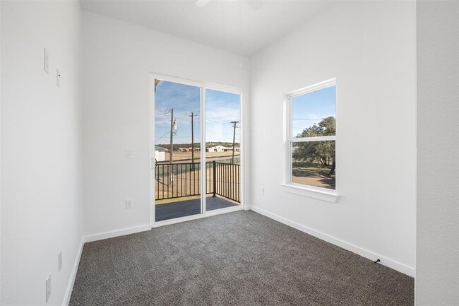 Building Photo - 255 Lourdes Ct
