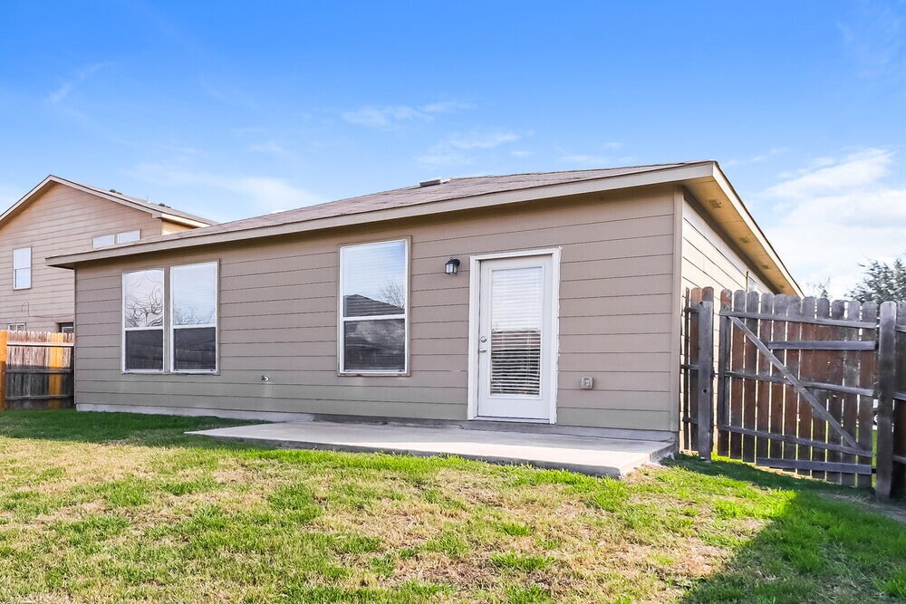 Building Photo - 5808 Glowing Star Trail