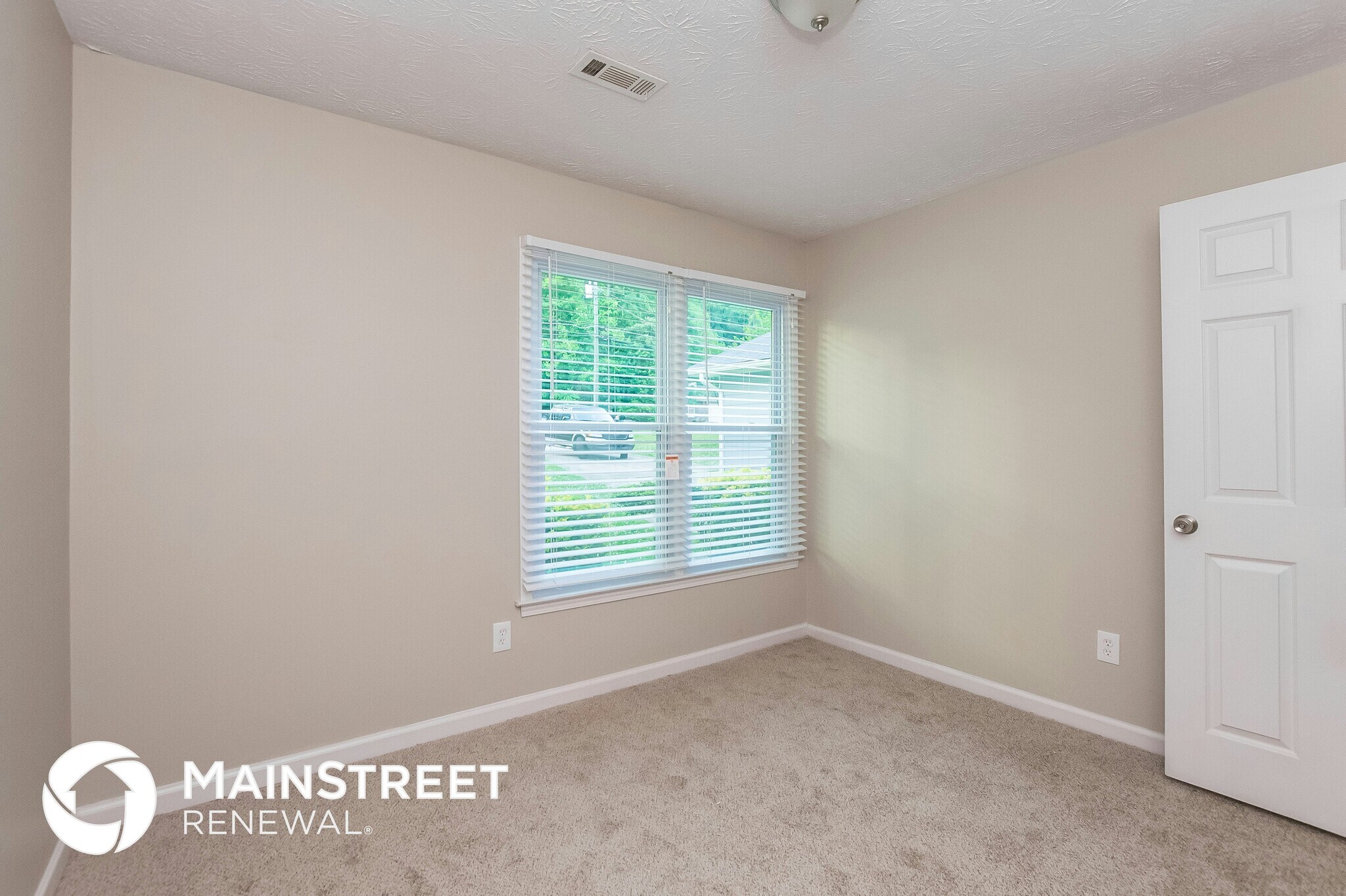 Building Photo - 8693 Collins Dr