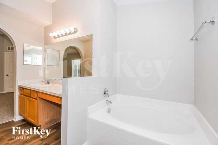 Building Photo - 8153 Misty Meadow Ct N