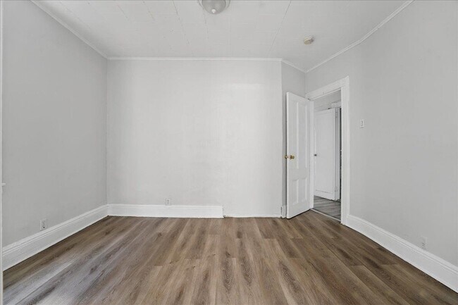 Building Photo - 335 47th St