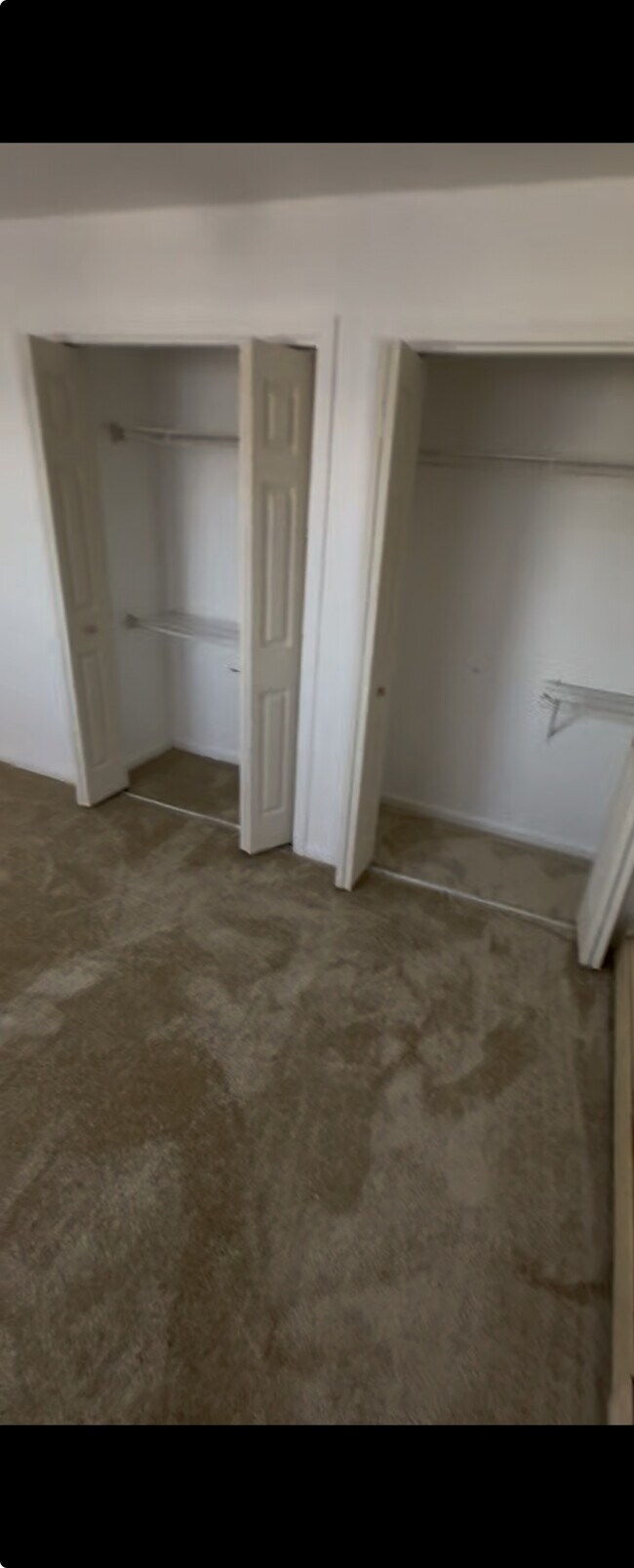 Building Photo - 1016 E 150th Pl