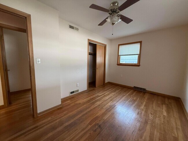 Building Photo - 4212 Beechgrove Dr