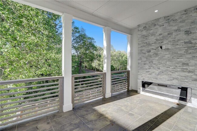 Building Photo - 2014 Cambridge Ave