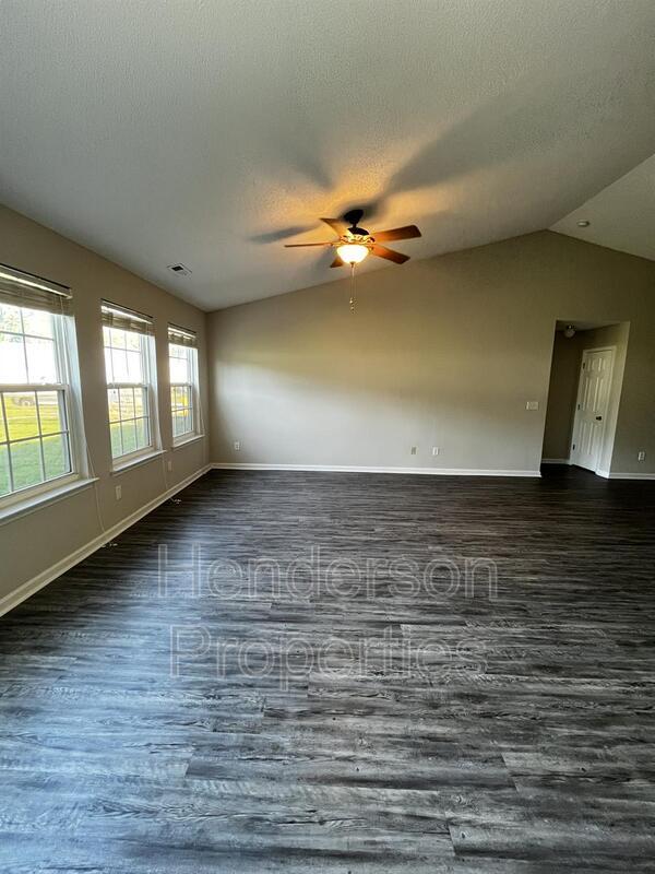Building Photo - 4004 Shadow Pines Cir
