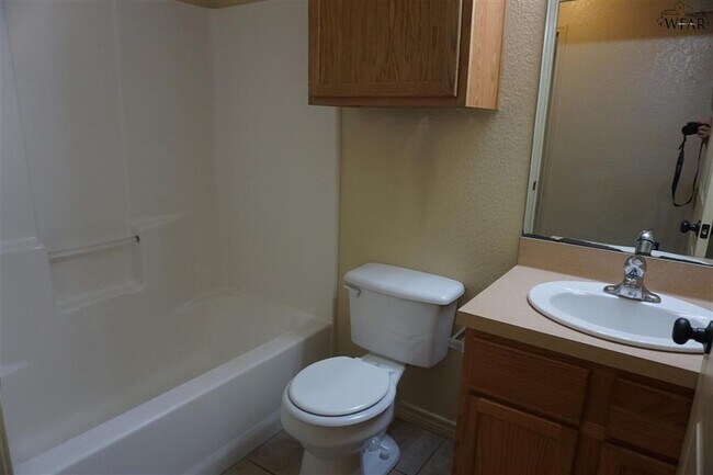 Building Photo - Red Bluff Terrace