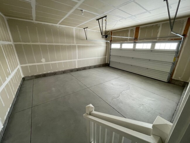 Building Photo - GORGOUS