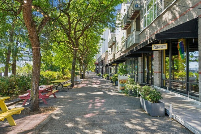 Building Photo - 1630 S Harbor Way