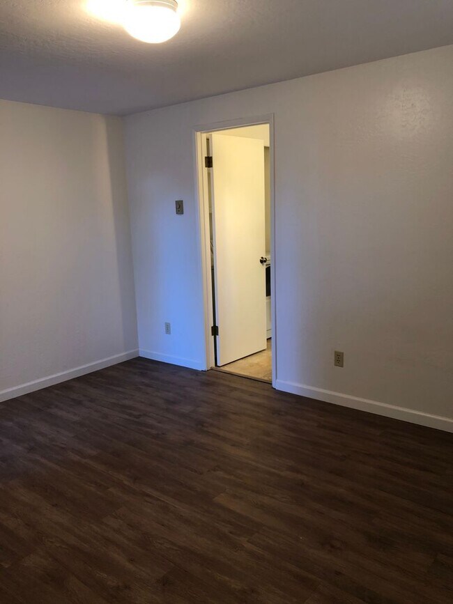 Building Photo - PM16-00277S: Joseph