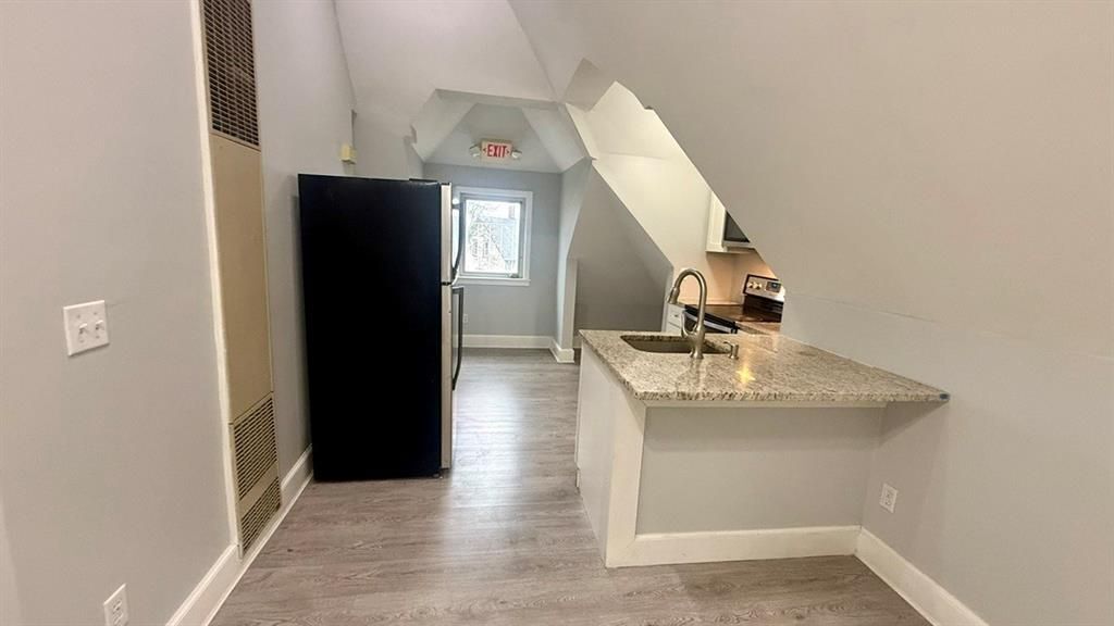 Building Photo - 209 Cottage St.