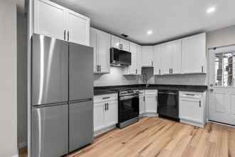 Building Photo - 15 N Bradford St