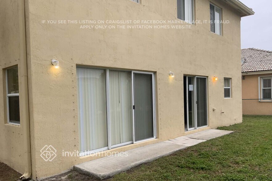 Building Photo - 13440 SW 24th St