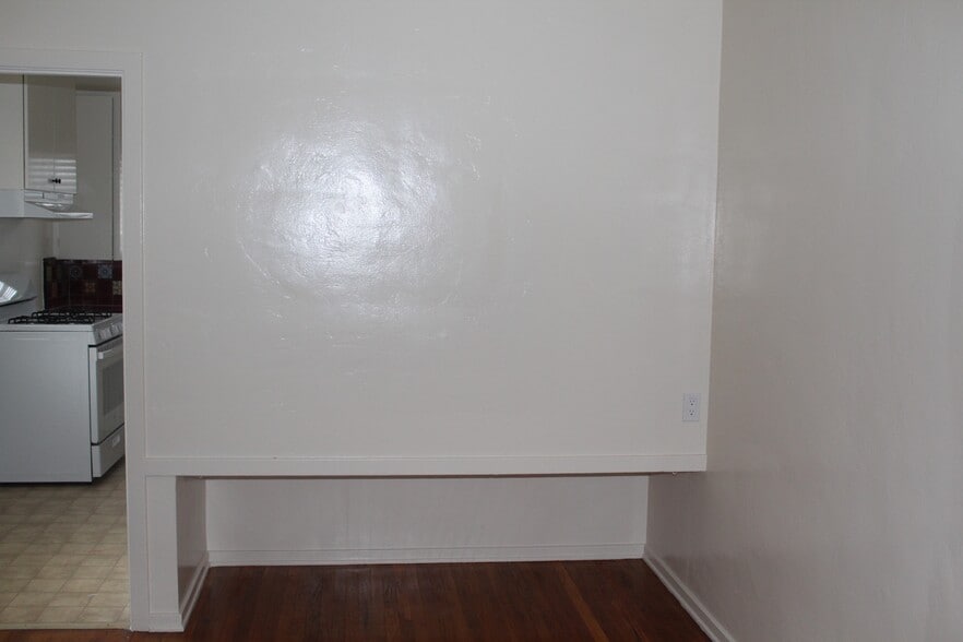 Building Photo - 14435 1/2 Califa St