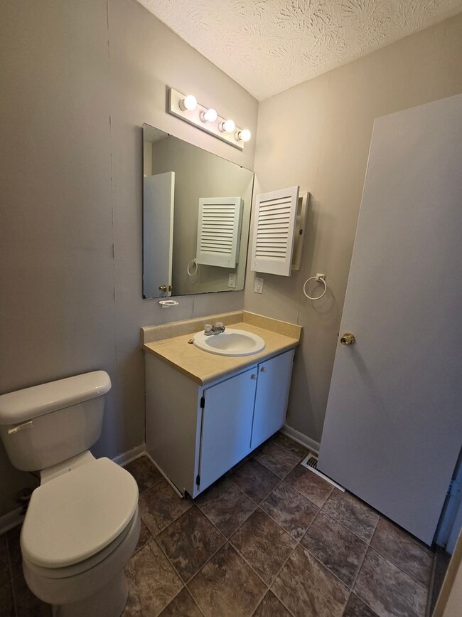 Building Photo - 526 Mill Cove