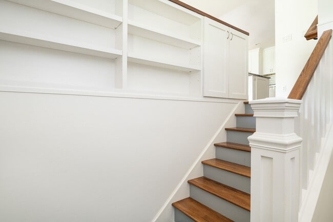 Building Photo - 11744 N Williamsburg Dr