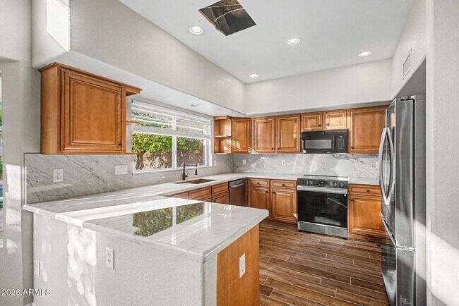 Building Photo - 4522 E Rowel Rd