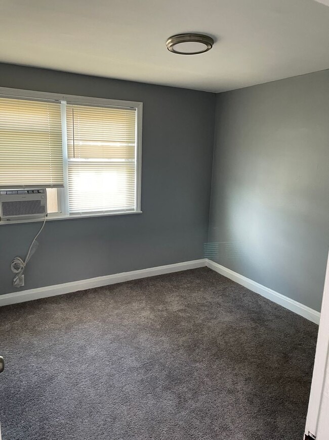 Building Photo - Two-Bedroom Home in Baltimore