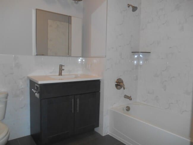 Building Photo - 3 Perrine Ave