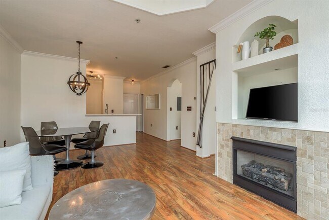 Building Photo - 2749 Via Cipriani