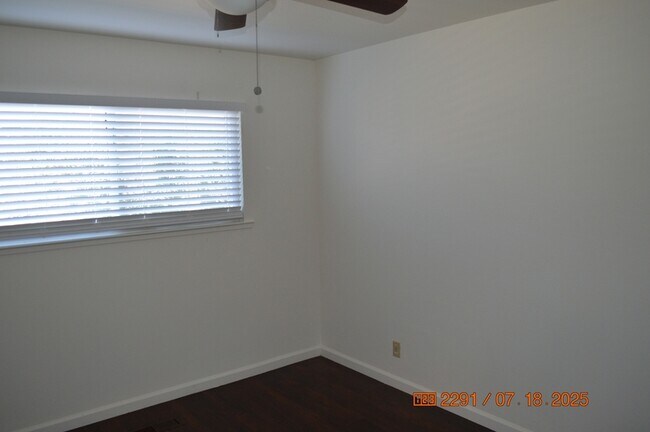 Building Photo - 4504 E Monte Vista Ave