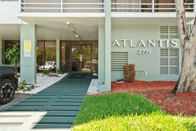 Building Photo - 2771 Taft St