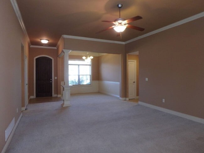 Building Photo - Great 3 Bed 2 Bath House in Mill Creek Manor!