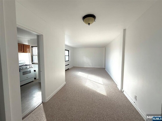 Building Photo - 3031 Edwin Ave