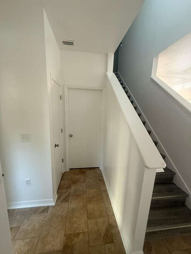 Building Photo - Stunning 3BR Home for Rent – Land O’ Lakes, FL