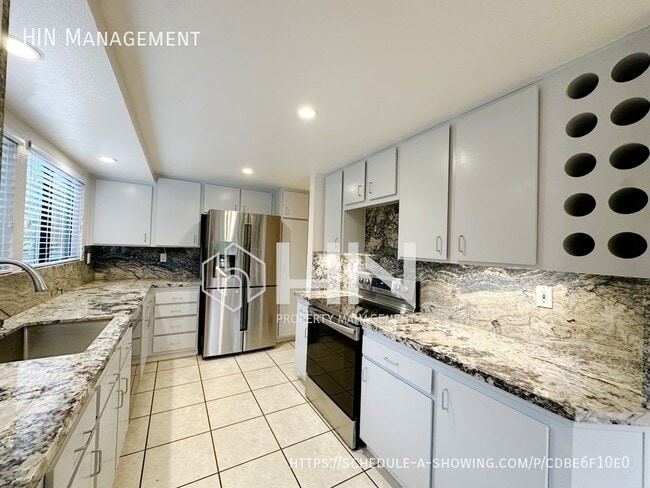 Building Photo - 1098 Ocaso Camino