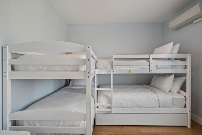 Building Photo - 1288 Cohasset Crest N