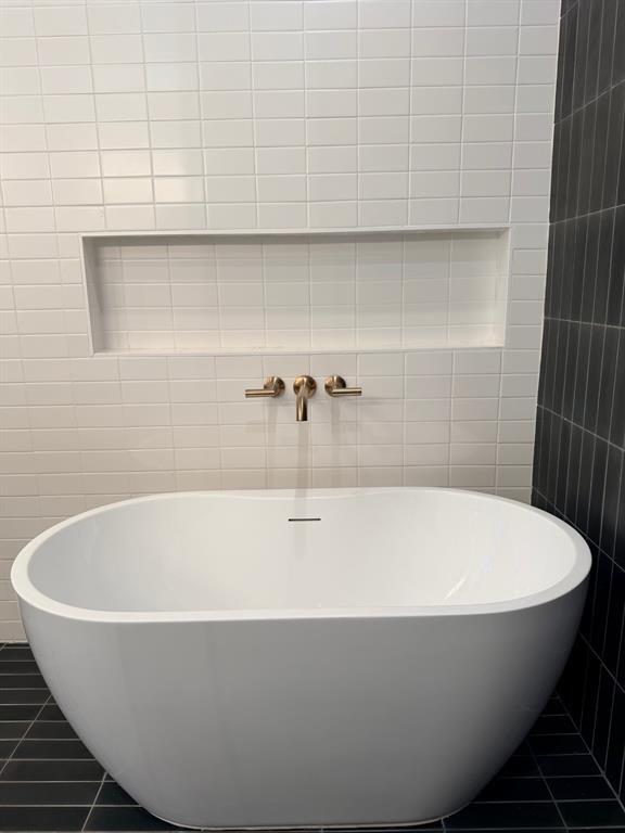 Building Photo - 143 Emmanuelle Ct