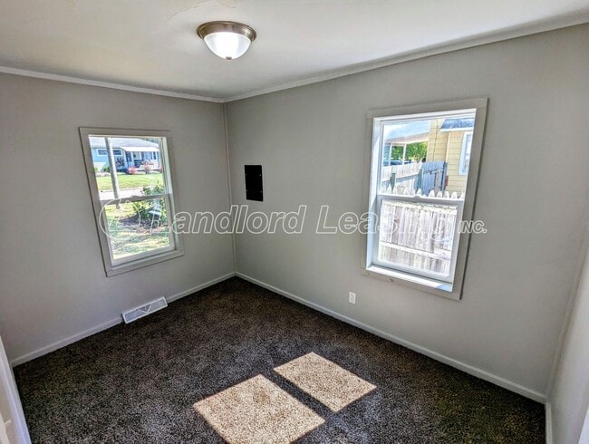 Building Photo - Move-In Ready 3-Bedroom Ranch with Modern Updates