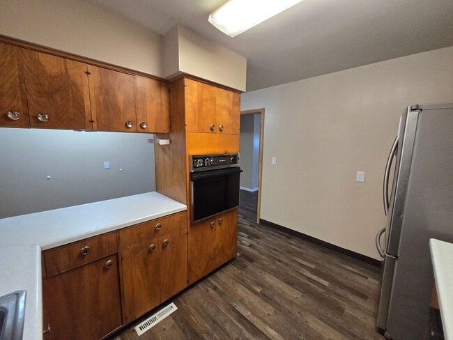 Building Photo - Remodeled 3-4 Br, 2 Bath Ranch style home, fenced in yard, garage, patio, full basement
