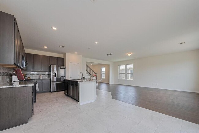 Building Photo - 25327 Cheshire Knoll St