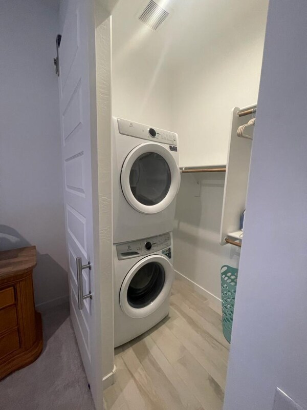 Building Photo - 9329 W Sells Dr